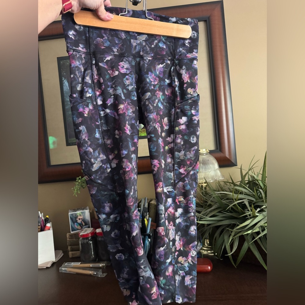 Lululemon fast and free leggings with pockets, size 6, great condition